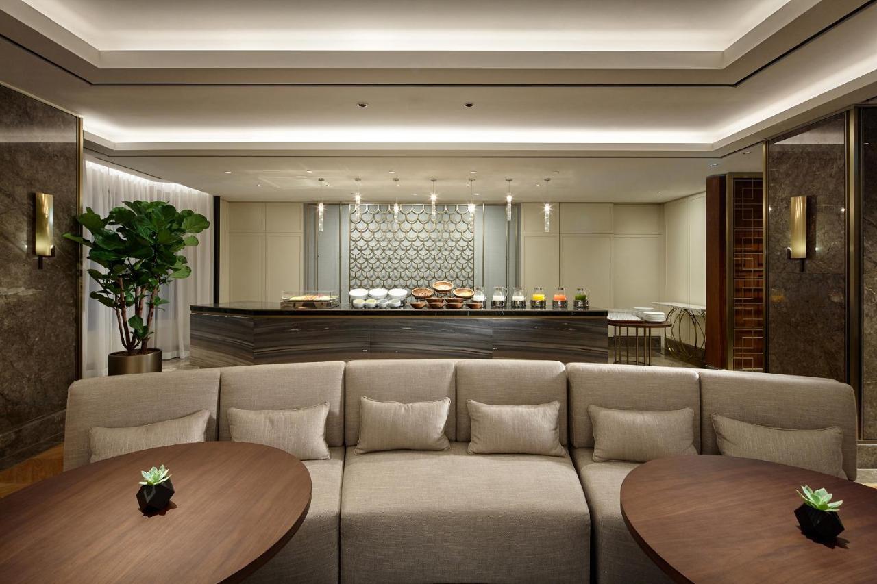Lotte Hotel Seoul Executive Tower Exterior foto The lounge at the airport